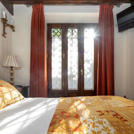 Apartamentos En Pleno Centro, Aljibe Rodrigo Del Campo 2C Granada Kültér fotó