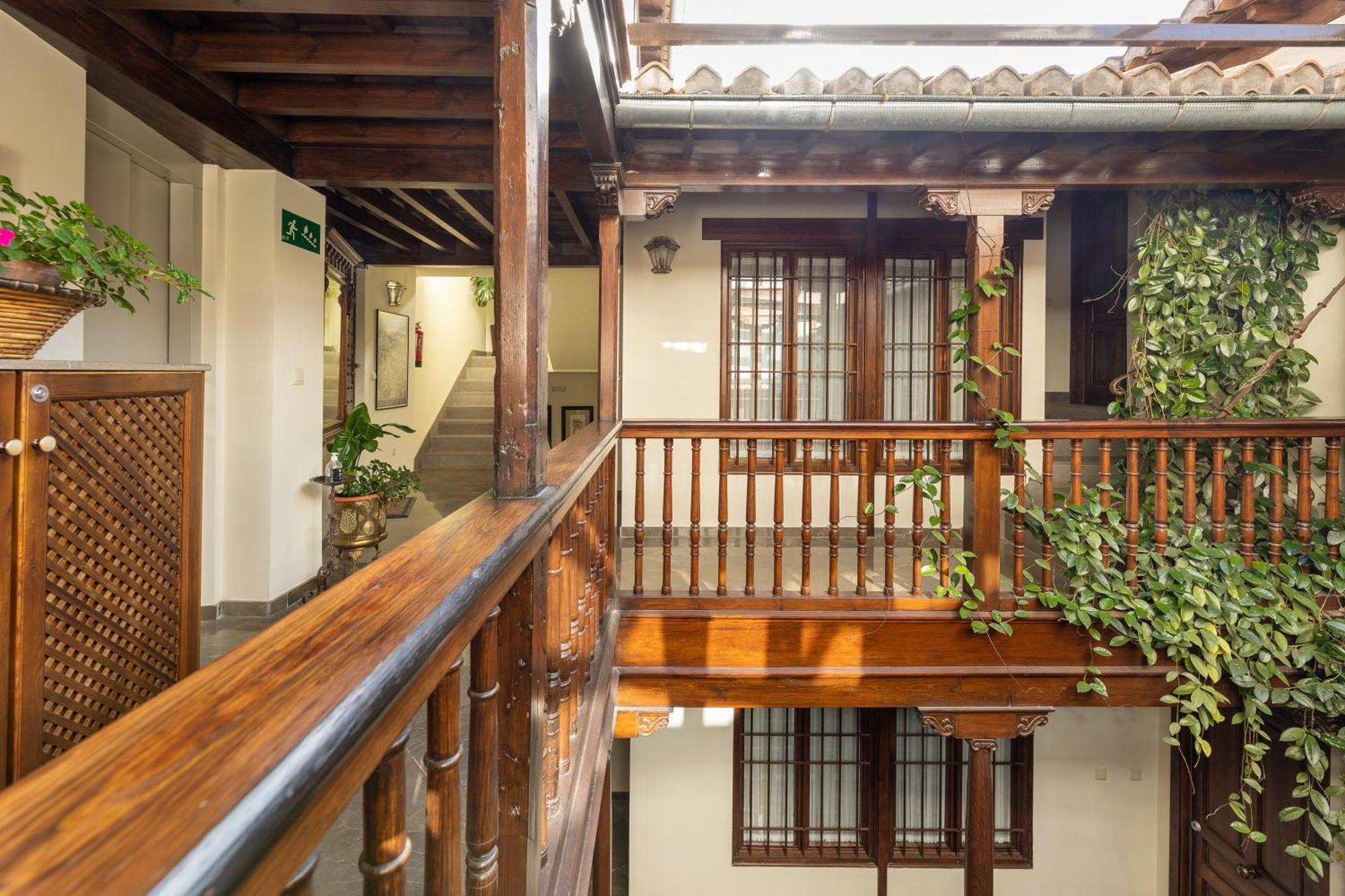 Apartamentos En Pleno Centro, Aljibe Rodrigo Del Campo 2C Granada Kültér fotó